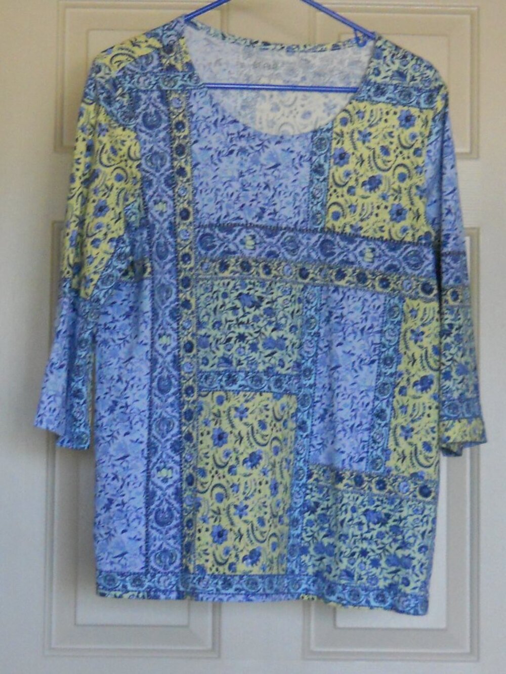Blair - Ladies L  Blue floral 3/4 sleeve top like new